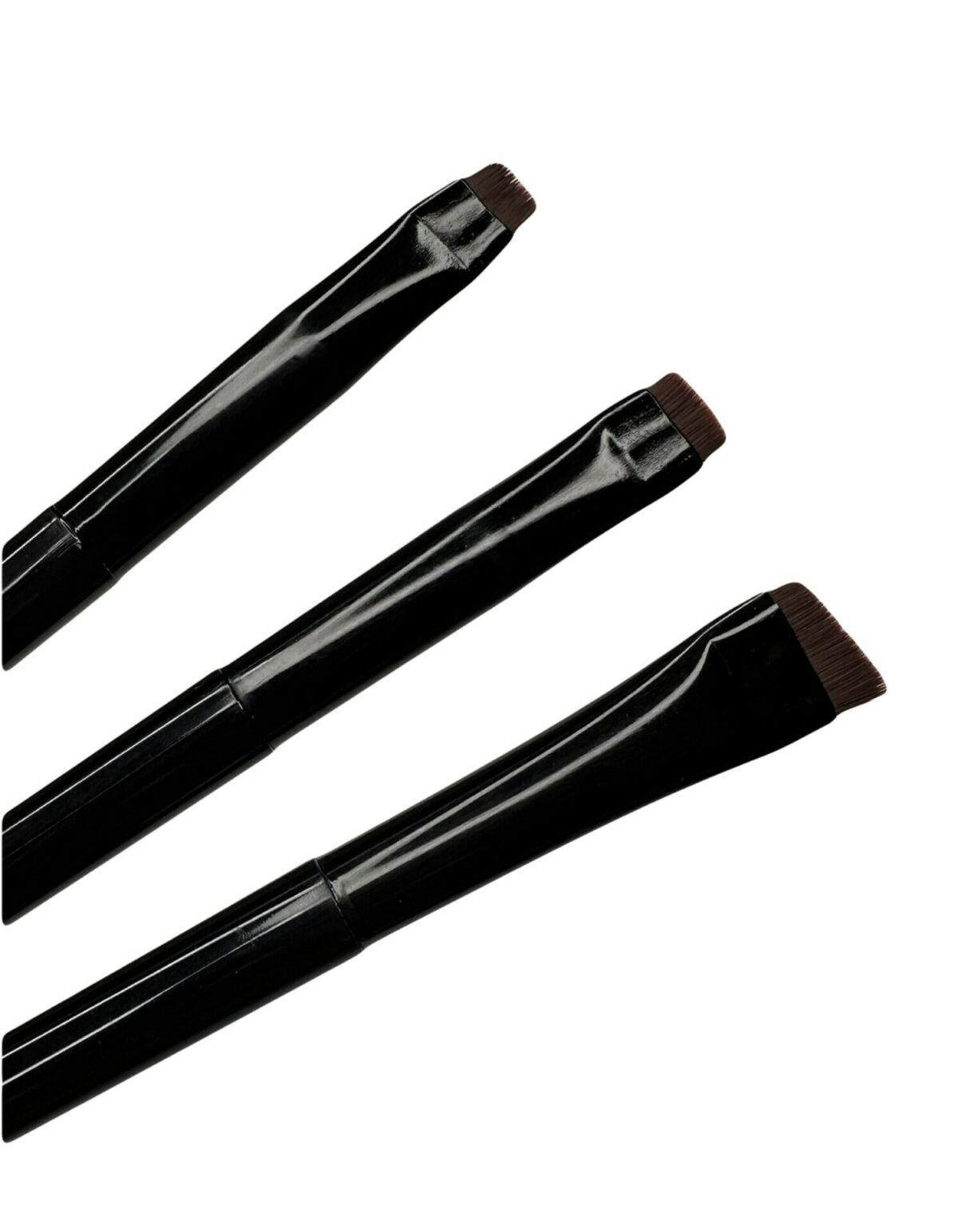 Pomello Professional A quality set of brushes that we recommend for removing lash lift emulsions, applying eyebrow lamination emulsions or chemically coloring eyelashes/eyebrows.   You can choose from a black or gold set. Pomello